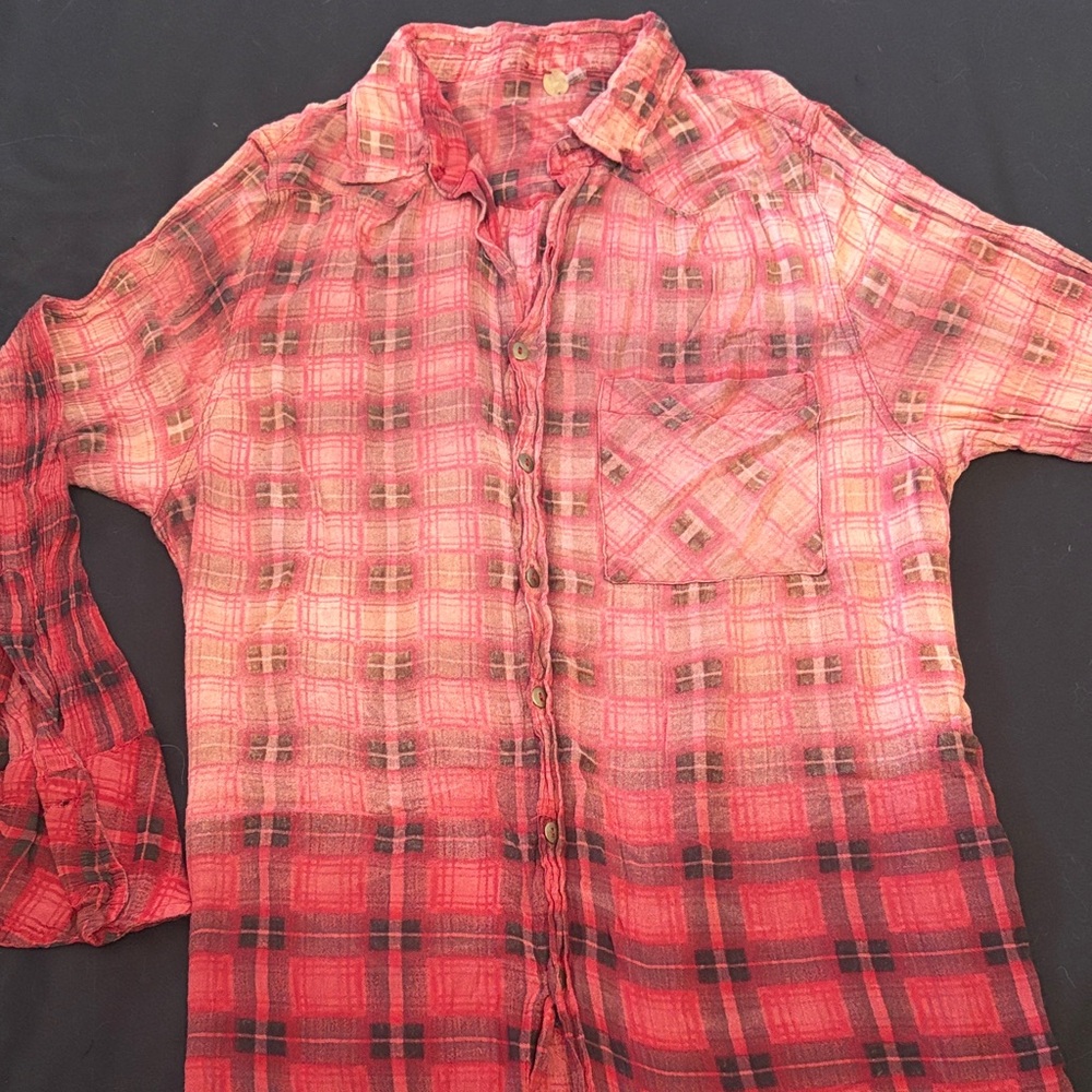 FP One Free People Ombré Pink to Red Distressed Button Down Shirt Ladies Size S